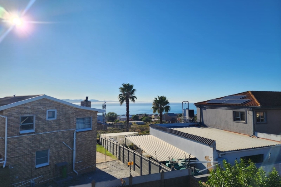 3 Bedroom Property for Sale in Wavecrest Eastern Cape